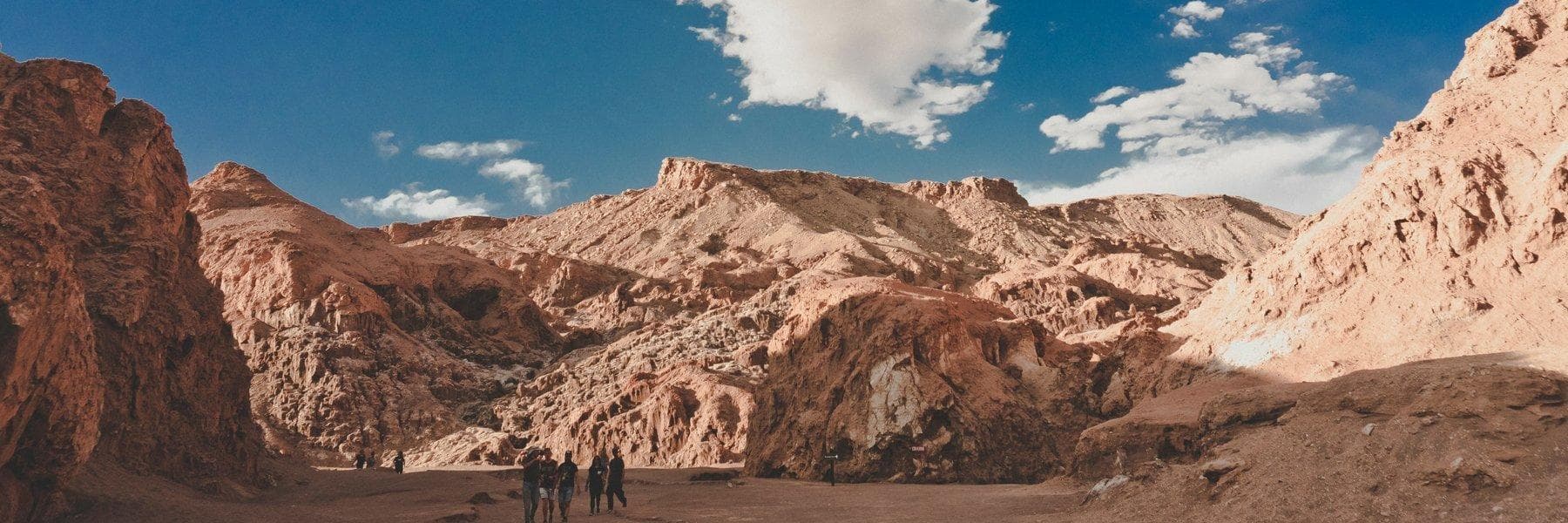 Located at the ultimate spot in the world, its geography allows you to enjoy the most diverse tourist and natural attractions.