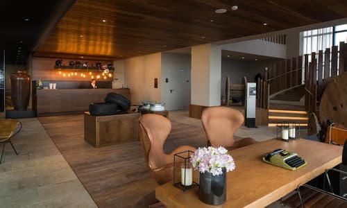 Azor Hotel, Recepção