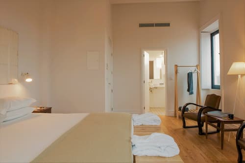 Herdade do Ananás, Habitación